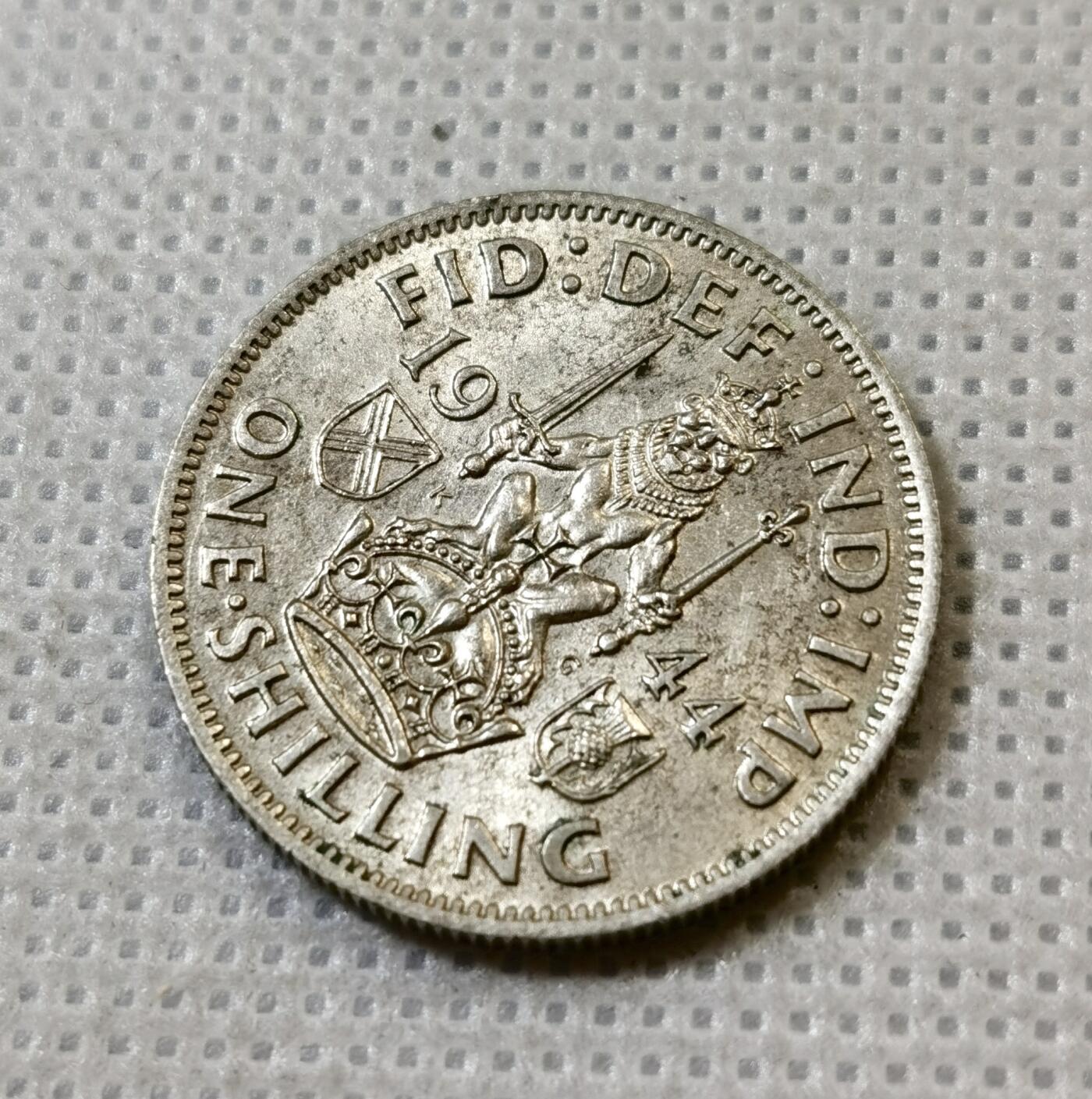 甄臻铺-世界币章拍卖（第42期）送拍享返佣金等优惠多多 UNC转光 英国1944年1先令银币 苏格兰版立狮