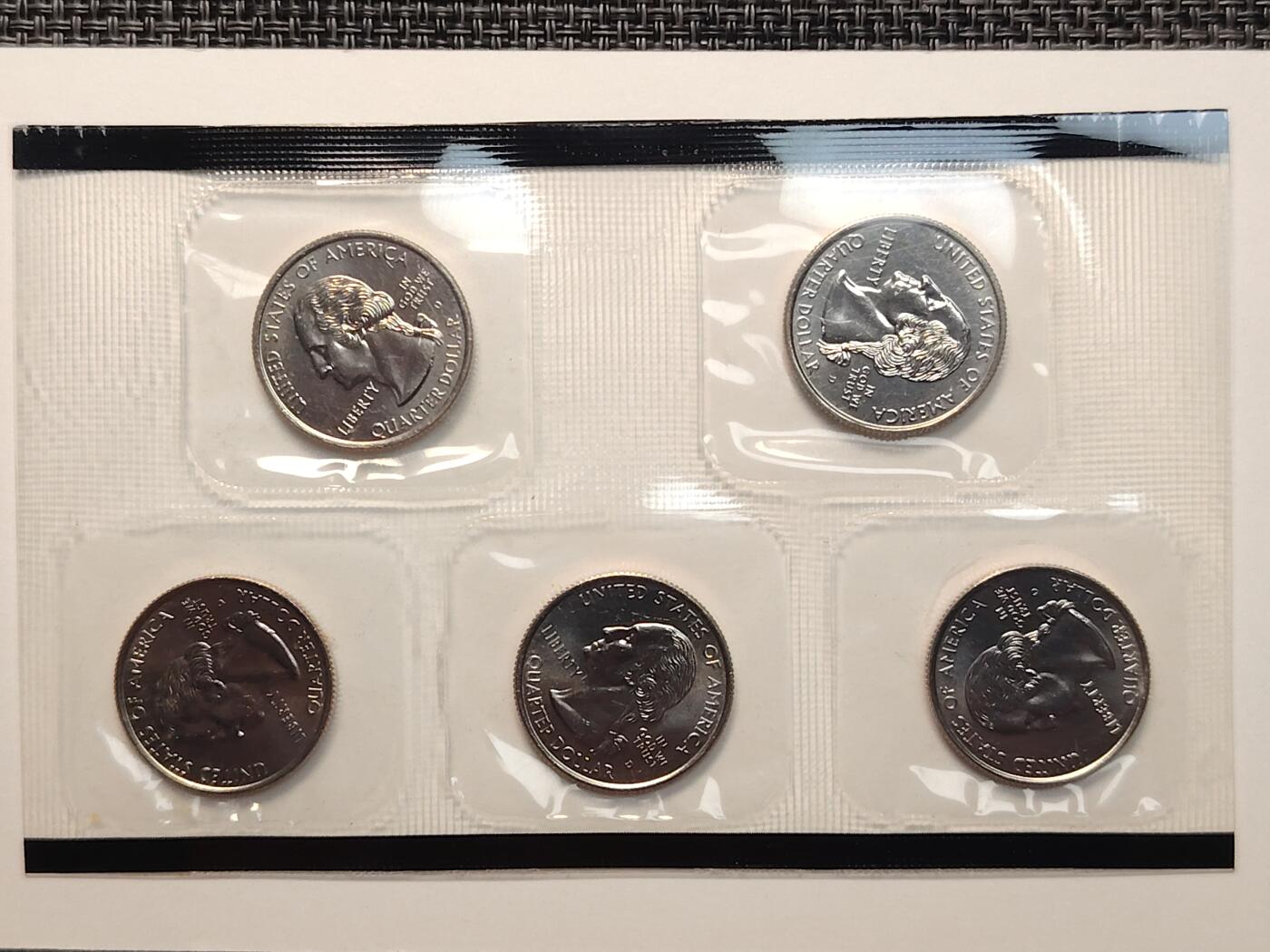 布加迪🐬～世界钱币(上海)🌾第 263 期 /  各国套币和散币 美国🇺🇸 1999年 25分 洲币首发年份