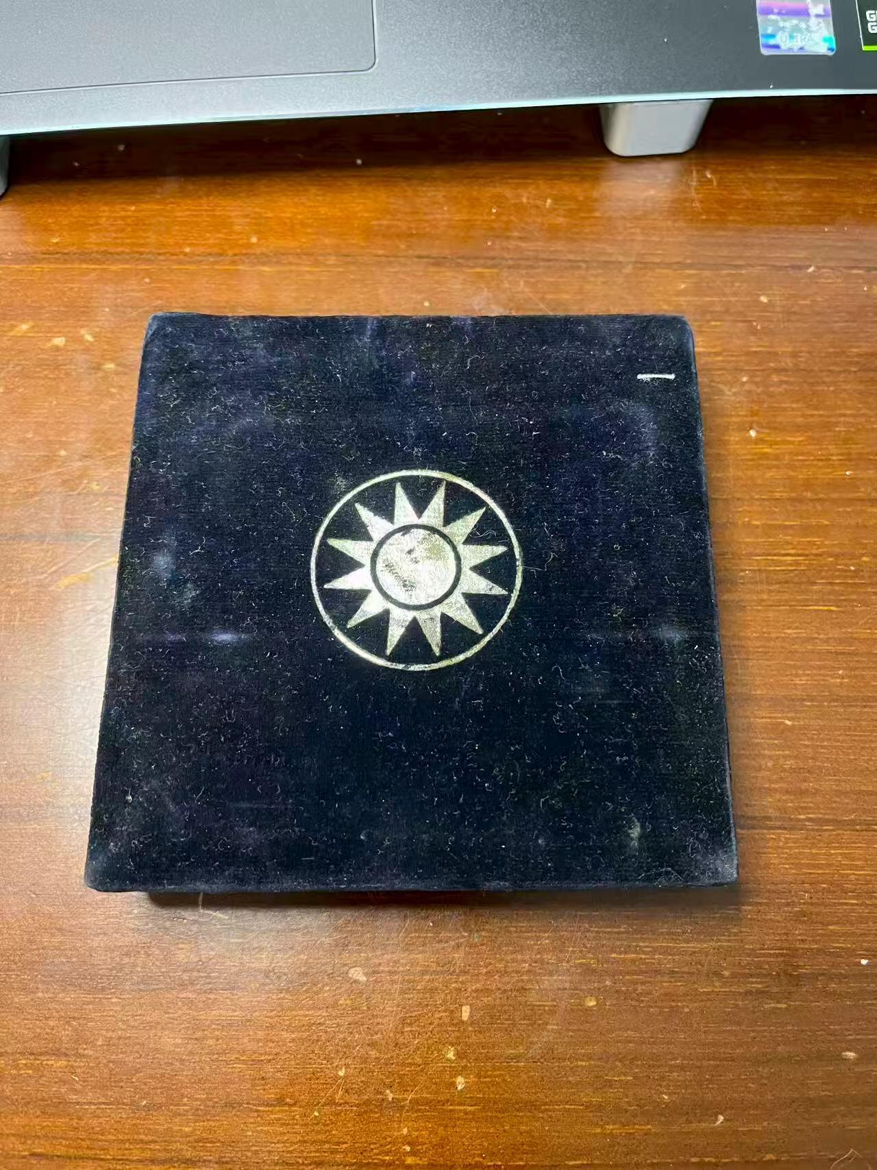 议价出，蒋公大铜章