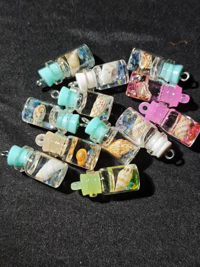 91期回流戒指饰品杂件纪念章丝路钱币专场 - 贝壳玻璃瓶