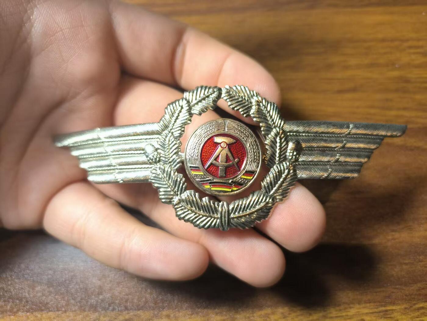 罗岚⭐新藏⭐特惠专拍第一场-分享拍场赚佣 民主德国人民军空军军官大帽徽