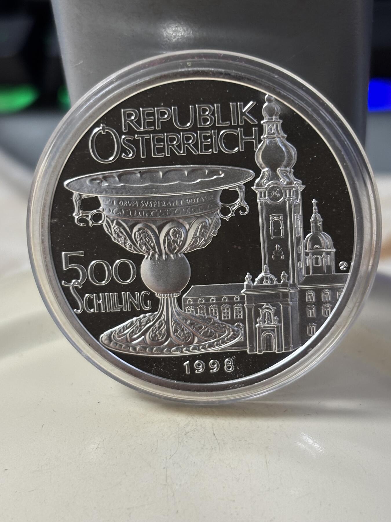 第184期拍卖 奥地利1998年传统工艺系列银匠500先令精制银币，少许氧化，925银，22.2克，发行50000枚