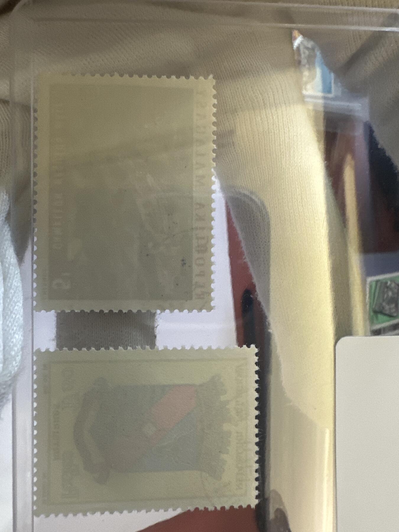 12.6邮票专场 马达加斯加1972年城徽1枚+1973年变色龙1枚