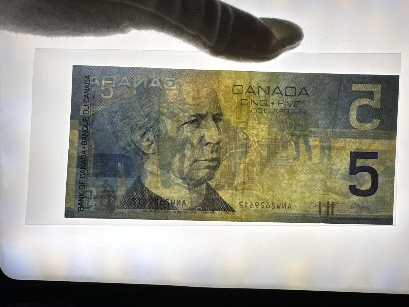 12.5纸币专场 2002年加拿大5元纸币 旅行版 初版无全息