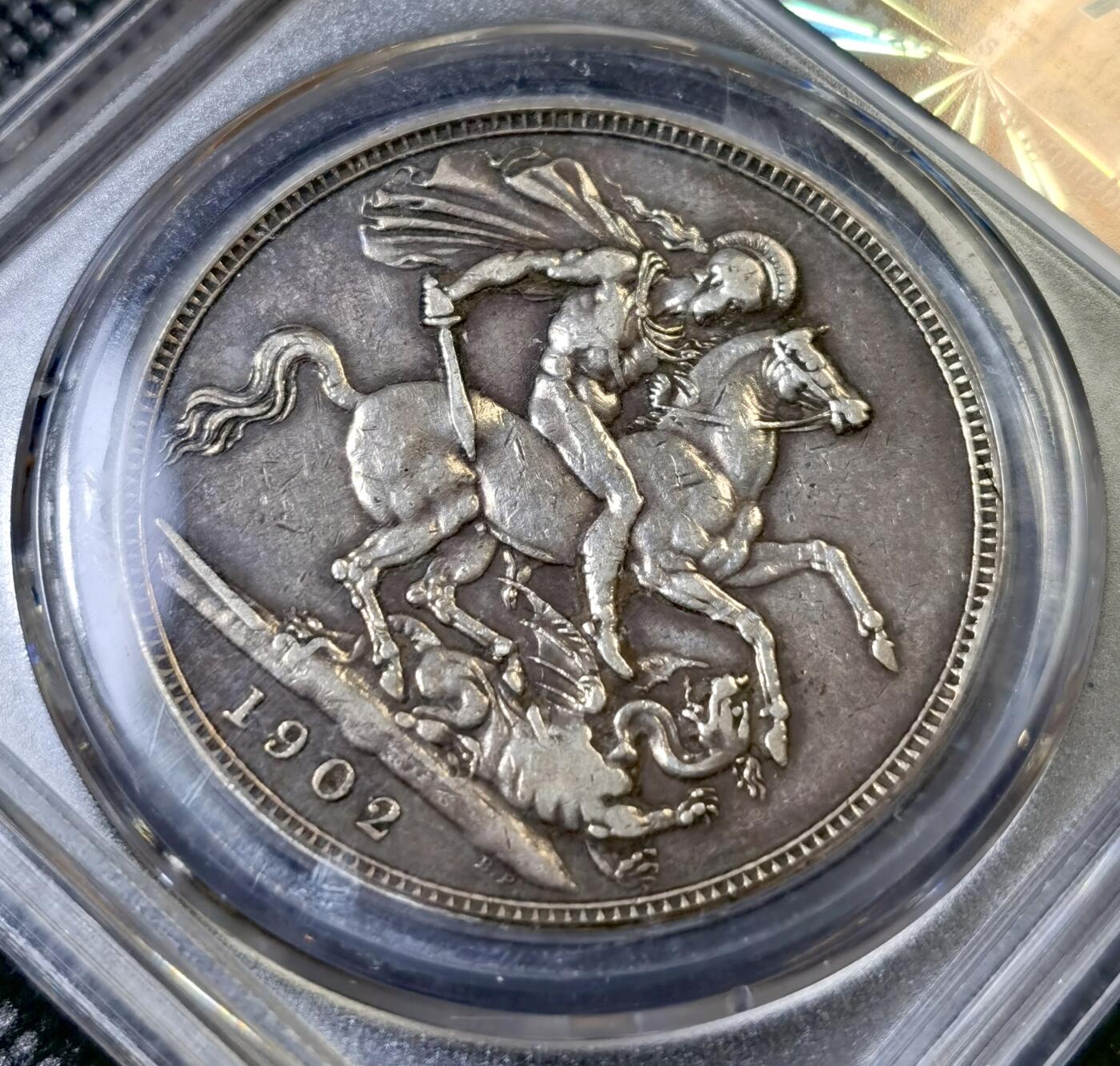 甄臻铺-世界币章拍卖（第42期）送拍享返佣金等优惠多多 公博-AU50  英国 1902年 爱德华七世马剑克朗银币 ,存世较少。AU味道币，可以入藏的品相