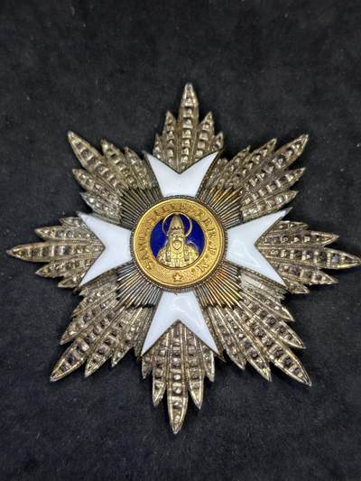 凯旋世界勋赏（第20期）（欢迎送拍）（对拍品有疑问请询问客服，不接受到手刀，出价默认拍品品相。请认真阅读拍卖规则！出价默认已认可！）（收到货请录制开箱视频，无视频概不处理问题。） - 教皇国 圣西尔维斯特勋章 大星芒银制