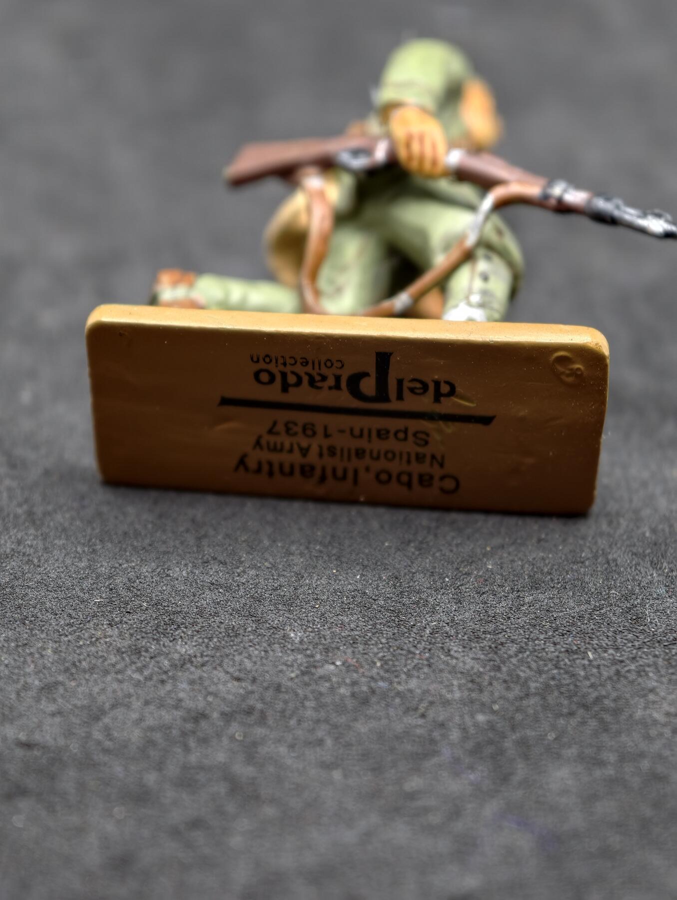 凯旋世界勋赏（第20期）（欢迎送拍）（对拍品有疑问请询问客服，不接受到手刀，出价默认拍品品相。请认真阅读拍卖规则！出价默认已认可！）（收到货请录制开箱视频，无视频概不处理问题。） 1937年西班牙国民军的步兵下士形象，属于西班牙内战时期的军事题材模型。