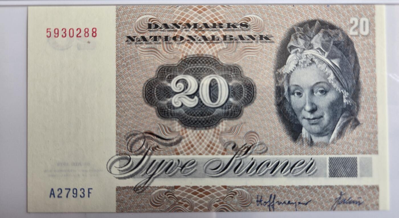 听雨轩精品外币（九十九） 丹麦20克朗 pmg67 稀少a版无47  延斯.尤尔画作团泰因夫人 云雀1979初版