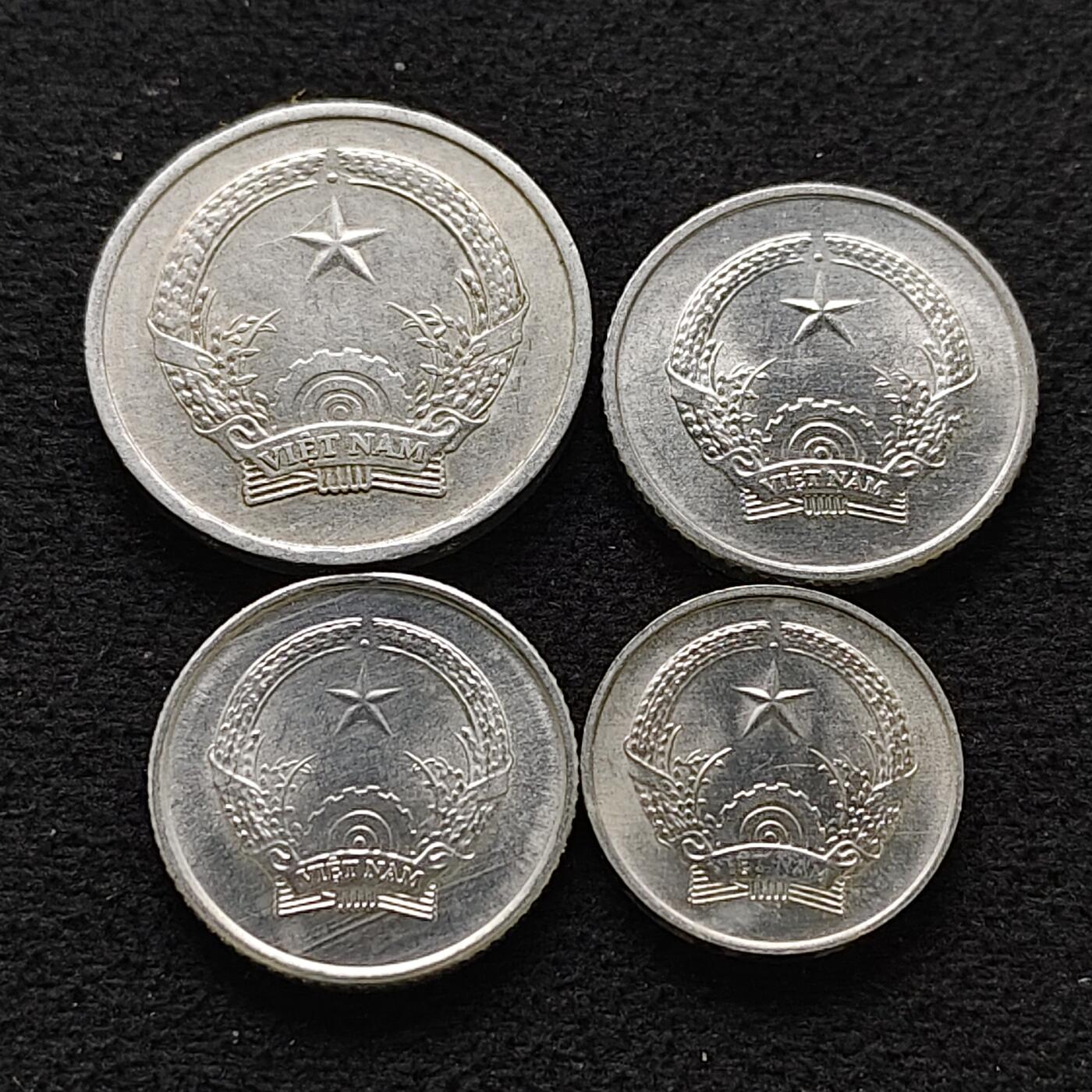 【全场包邮】纯粹捡漏拍484场（免费代拍第21场） 越南1976年第一版4枚套币 UNC品相