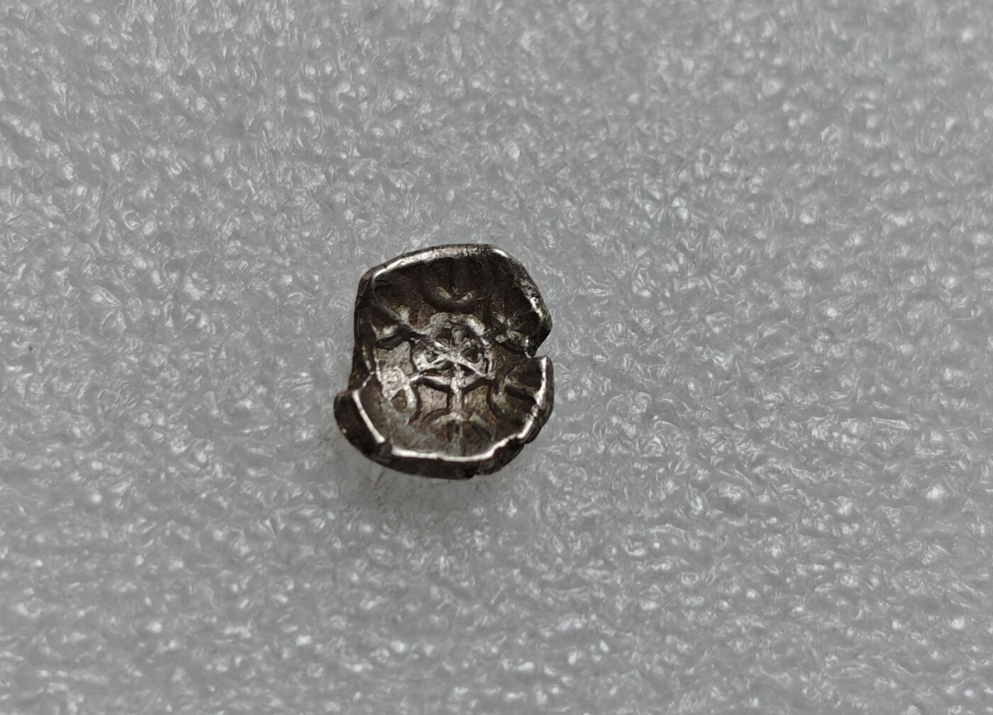 瓶子🏺第219期拍卖会  公元前5世纪犍陀罗六臂金刚杵图案打制银币  上海钱博同款