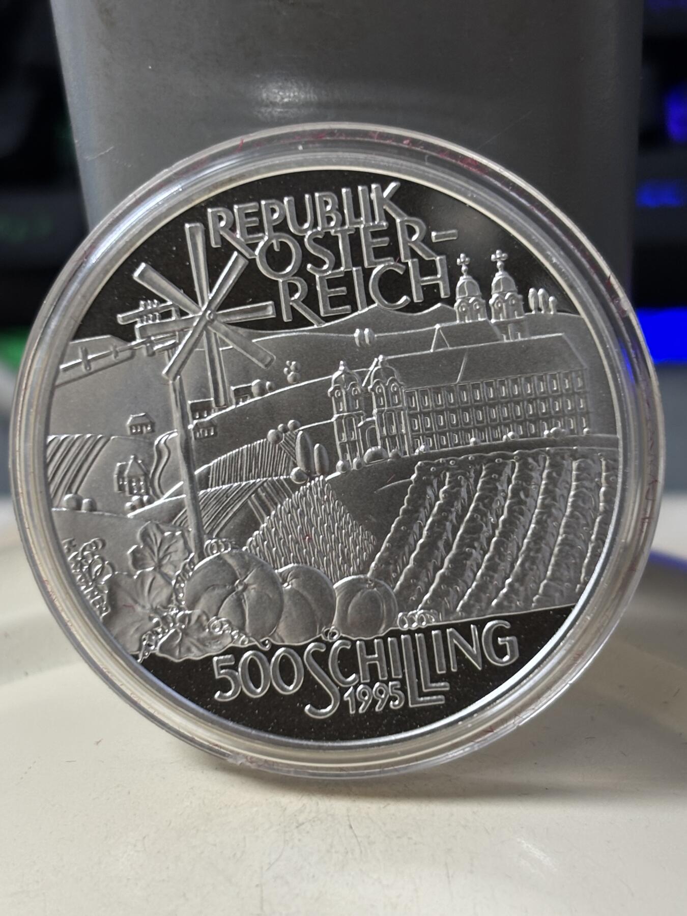 第184期拍卖 奥地利1995年奥地利农妇掏南瓜500先令精制银币，925银，22.2克，发行60000枚，没有纸套