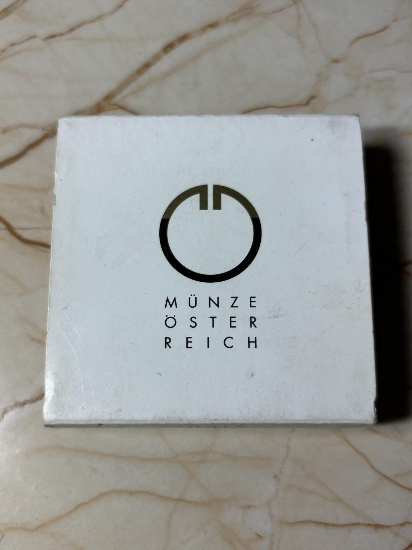 第184期拍卖 奥地利2007年航空先驱铌银镶嵌双色纪念币，9克银，6.5克铌，发行65000枚