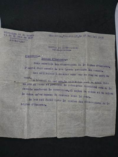 凯旋世界勋赏（第20期）（欢迎送拍）（对拍品有疑问请询问客服，不接受到手刀，出价默认拍品品相。请认真阅读拍卖规则！出价默认已认可！）（收到货请录制开箱视频，无视频概不处理问题。） - （和三共荣誉一人）1926年法国荣誉军团勋章授予仪式的流程说明文件（北滨海与海洋省分区）发布，日期为1926年7月17日