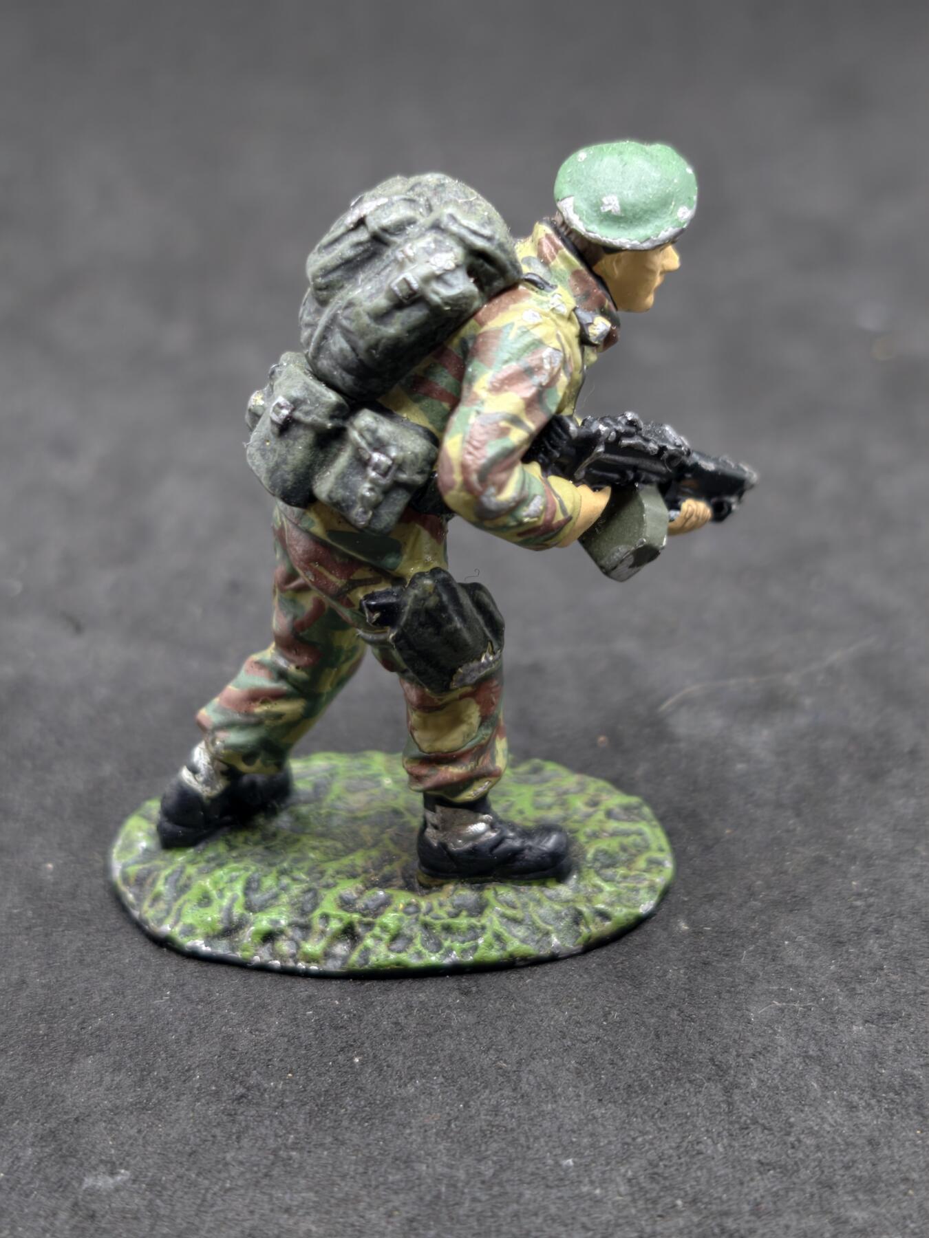 凯旋世界勋赏（第20期）（欢迎送拍）（对拍品有疑问请询问客服，不接受到手刀，出价默认拍品品相。请认真阅读拍卖规则！出价默认已认可！）（收到货请录制开箱视频，无视频概不处理问题。） 美国“绿色贝雷帽”特种部队主题的微缩人偶