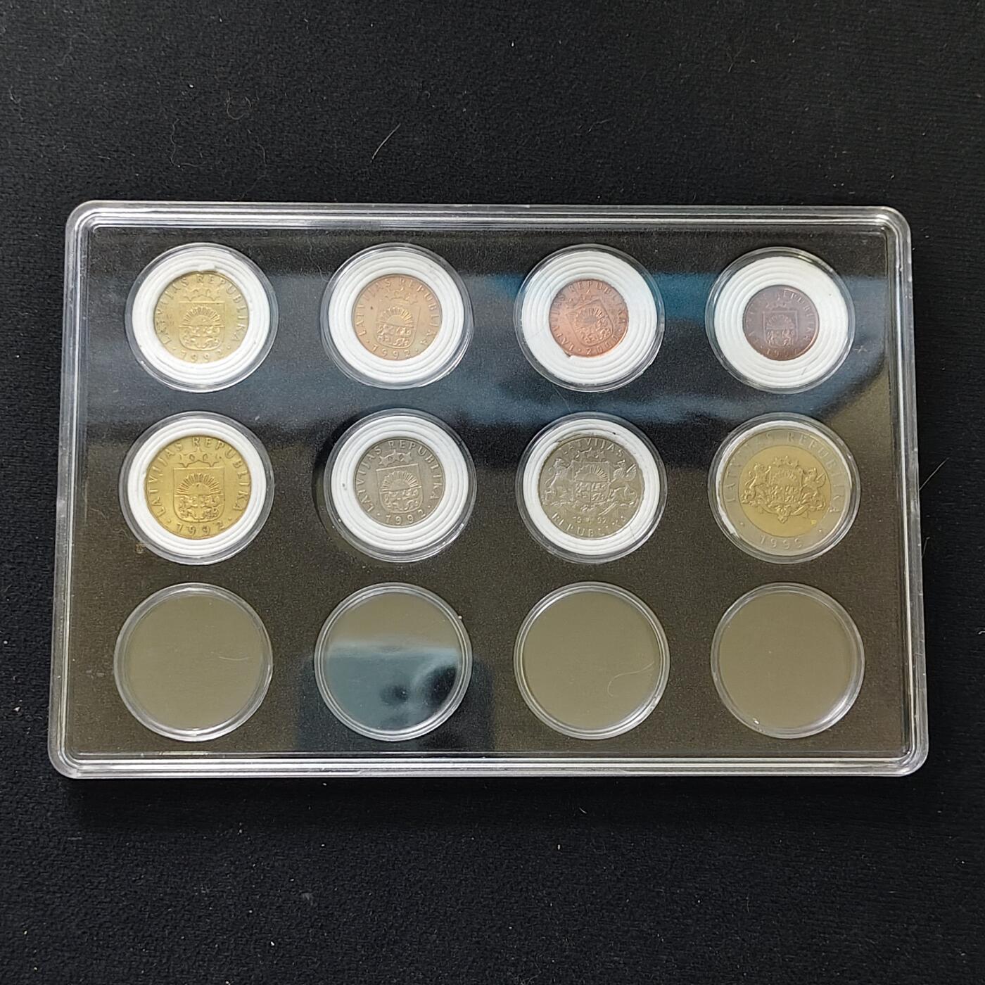 【全场包邮】纯粹捡漏拍482场（免费代拍第19场）-币封+套装+富兰克林（注意佣金） 【盒装套币】拉脱维亚各年份8枚套币一盒