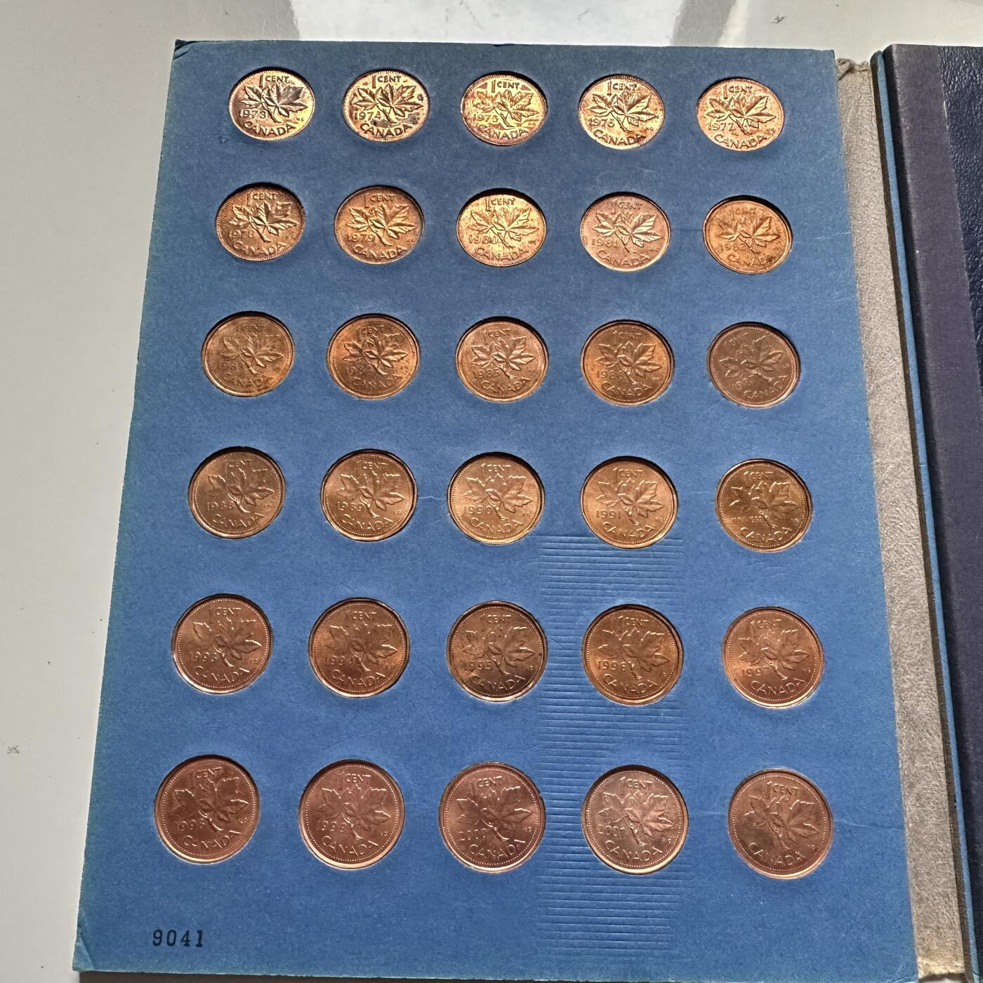 🌹外币初藏🌹🐯2025年第136场  每周二四六晚8️⃣点 接代拍 加拿大一分定位册 1973-2012年共40枚