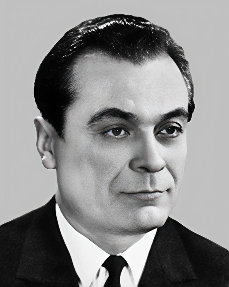 【俄甄集藏】2025年(045)12-03 星期三 晚 19:30 全场包邮 苏联同一人获得的1959、1963、1967年乌克兰最高苏维埃代表证章3枚一套，带证书，授予苏联院士、乌克兰历史学家尤里·尤里约维奇·康杜福（Кондуфор Юрий Юрьевич），参加过第二次世界大战的老兵，完美品相，稀有