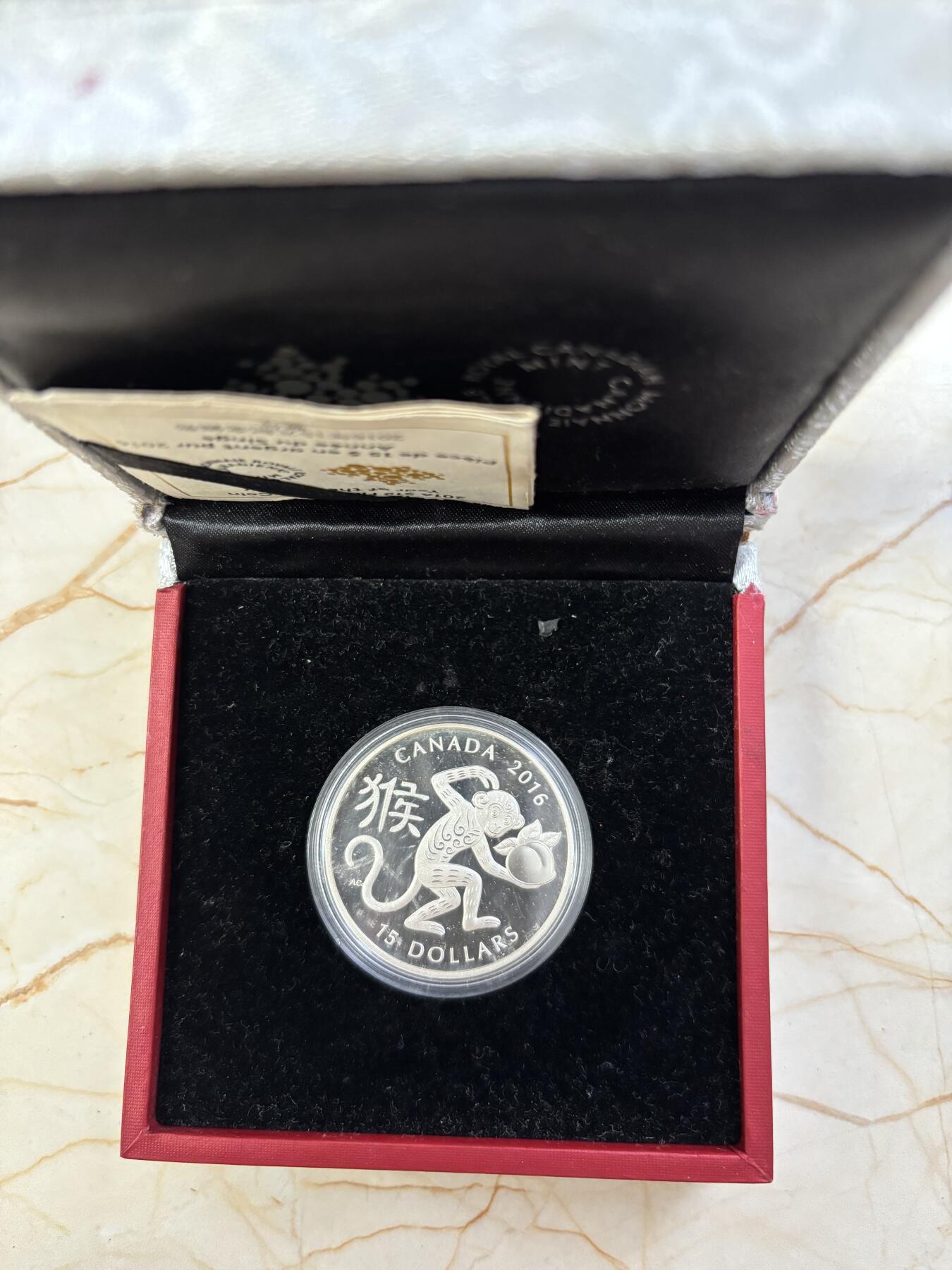 第184期拍卖 加拿大2016年中国生肖系列猴年猴子偷桃1盎司银币，9999银，31.39克，发行18888枚，有氧化