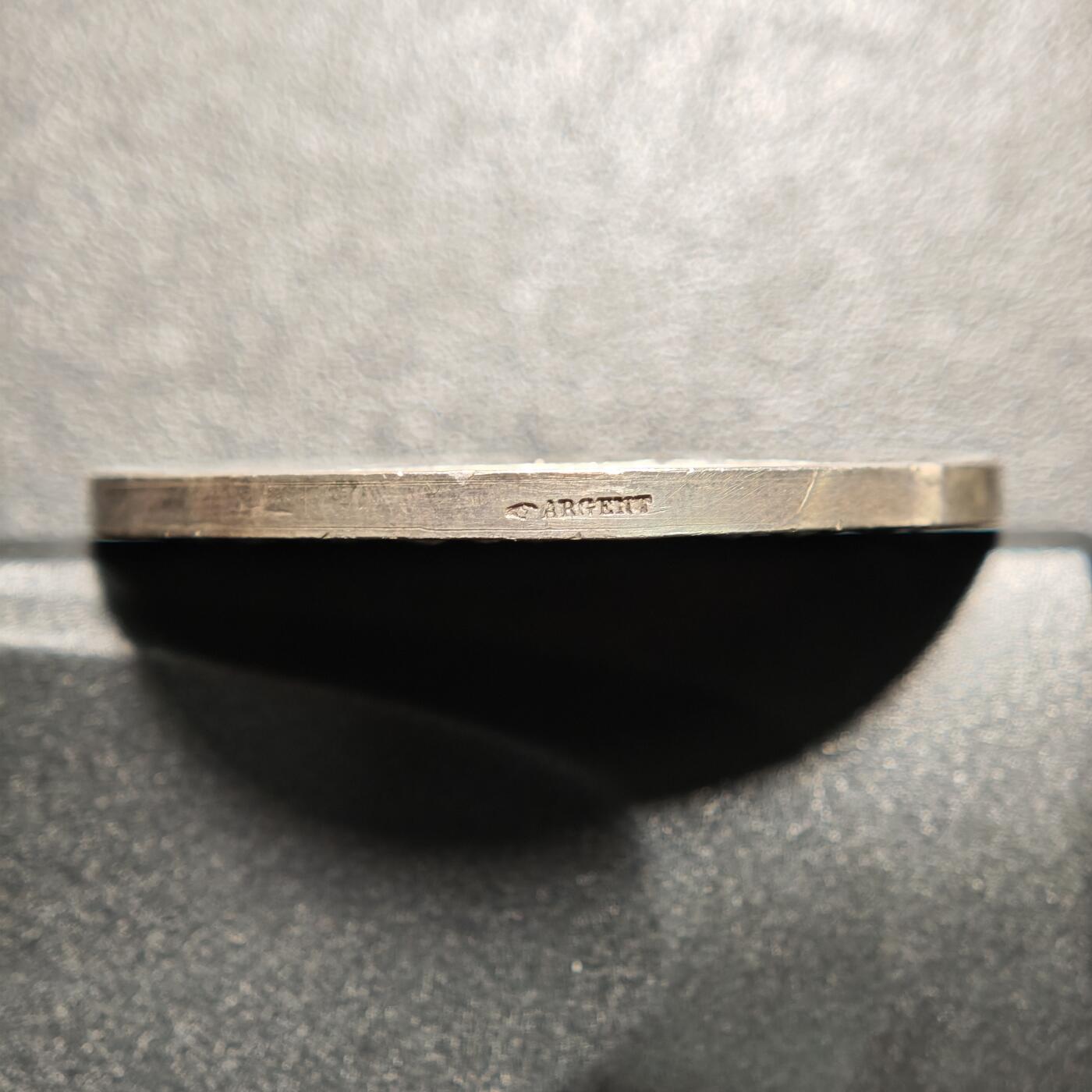 【德藏】世界币章拍卖第156期（拍品征集中~欢迎藏友联系） 19世纪 法国结婚纪念银章 手指边铭 类镜面底板 刻字精美 直径约：39.1mm；重约：25g