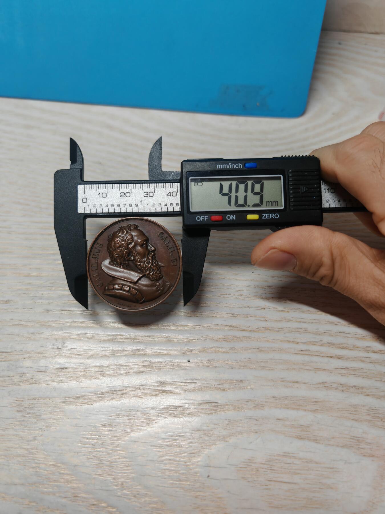 1818年法国发行现代科学之父伽利略·伽利莱纪念章 距今200多年，品相完整 值得收藏