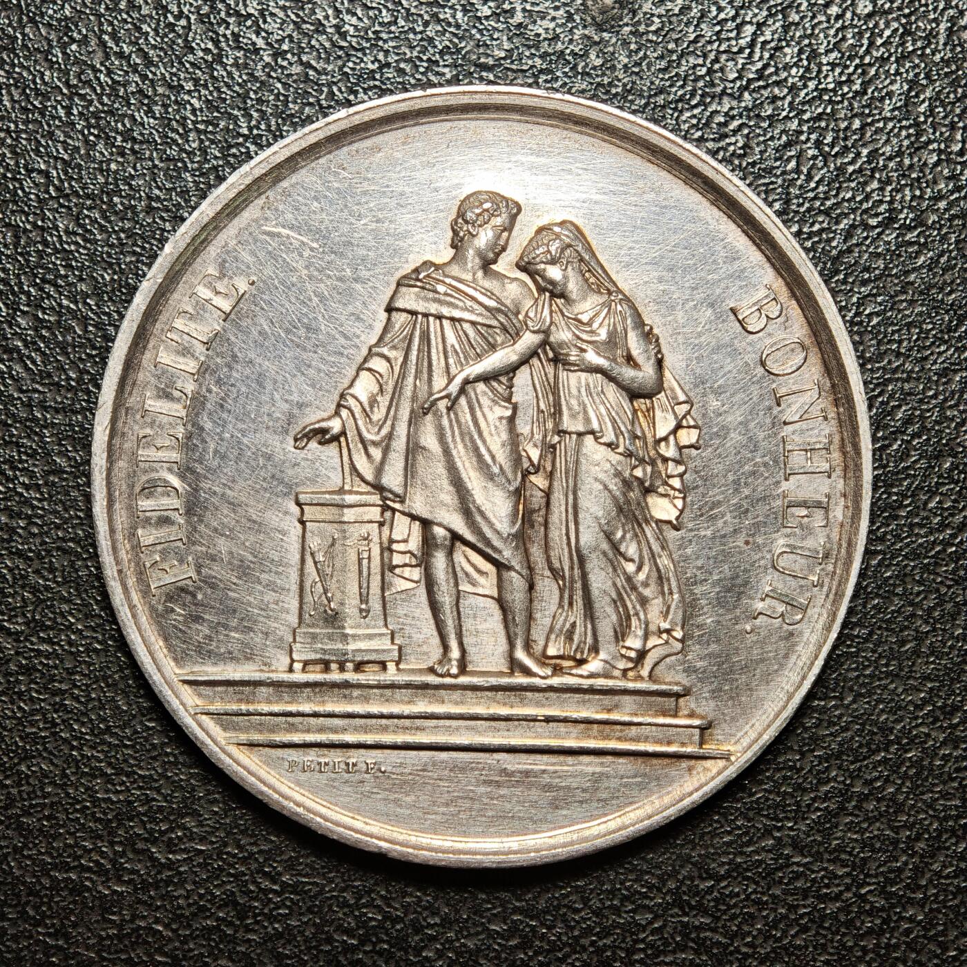 【德藏】世界币章拍卖第156期（拍品征集中~欢迎藏友联系） 19世纪 法国结婚纪念银章 手指边铭 类镜面底板 刻字精美 直径约：39.1mm；重约：25g