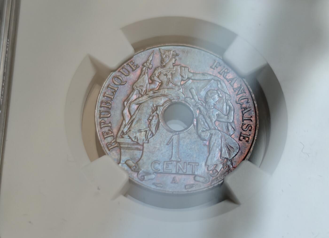 瓶子🏺第219期拍卖会  法属印度支那1939年百分之一铜币  NGC MS63