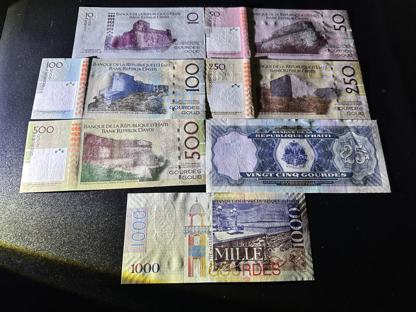 《外钞收藏家》第五百九十一期（畅拍场）（本平台长期征集拍品、欢迎藏友们联系合作） 海地10-1000面额 7张一起 全新UNC