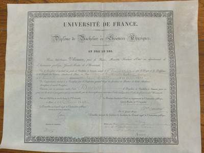 凯旋世界勋赏（第20期）（欢迎送拍）（对拍品有疑问请询问客服，不接受到手刀，出价默认拍品品相。请认真阅读拍卖规则！出价默认已认可！）（收到货请录制开箱视频，无视频概不处理问题。） - 1843年法国巴黎大学的物理科学学士学位证书完成当时法国大学物理科学专业的课程要求，涵盖数学、物理等学科（符合19世纪法国大学理科学制）
