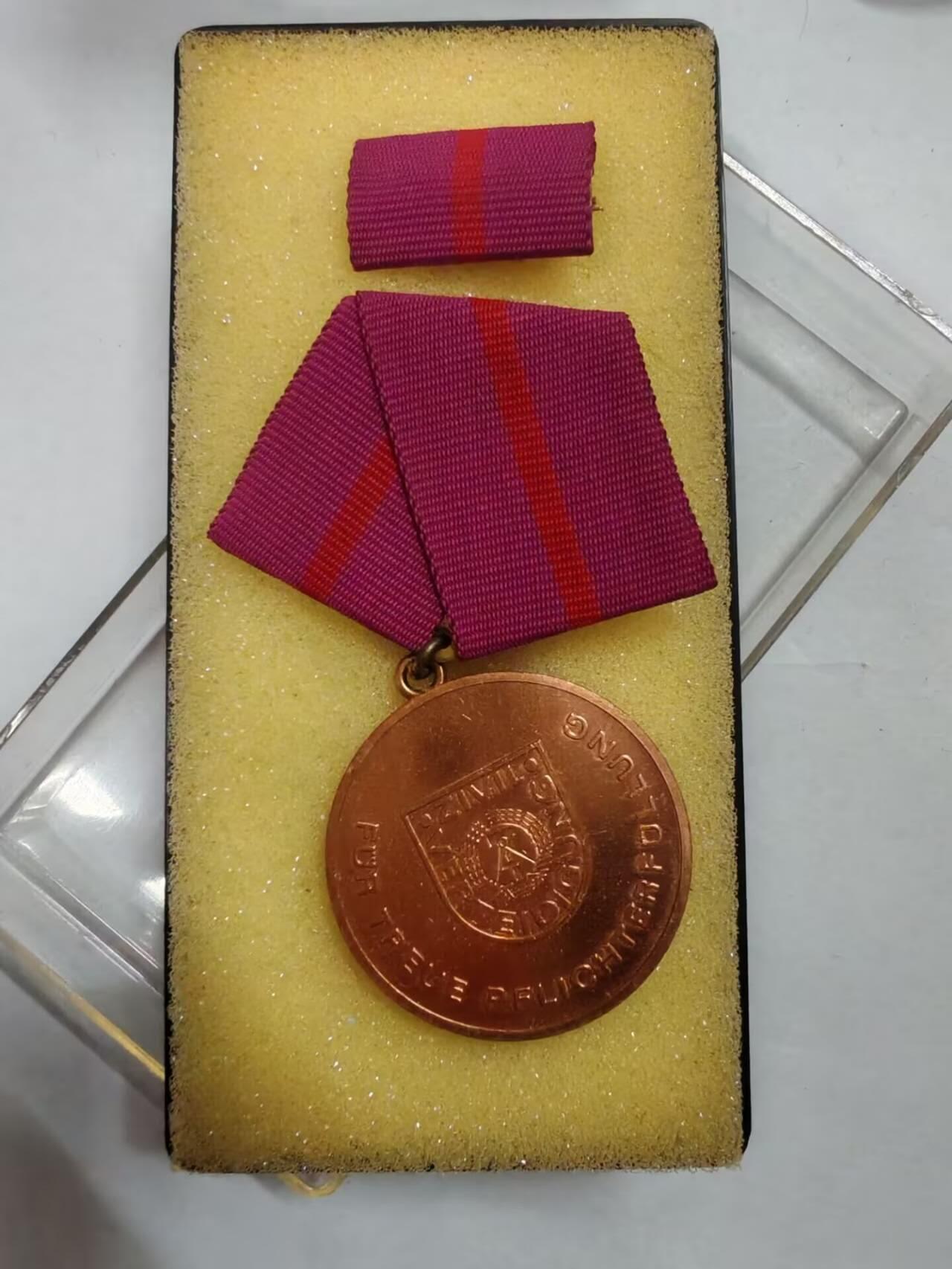 罗岚⭐新藏⭐特惠专拍第一场-分享拍场赚佣 民主德国铜级为民防事业贡献奖章带原盒略 库存品相