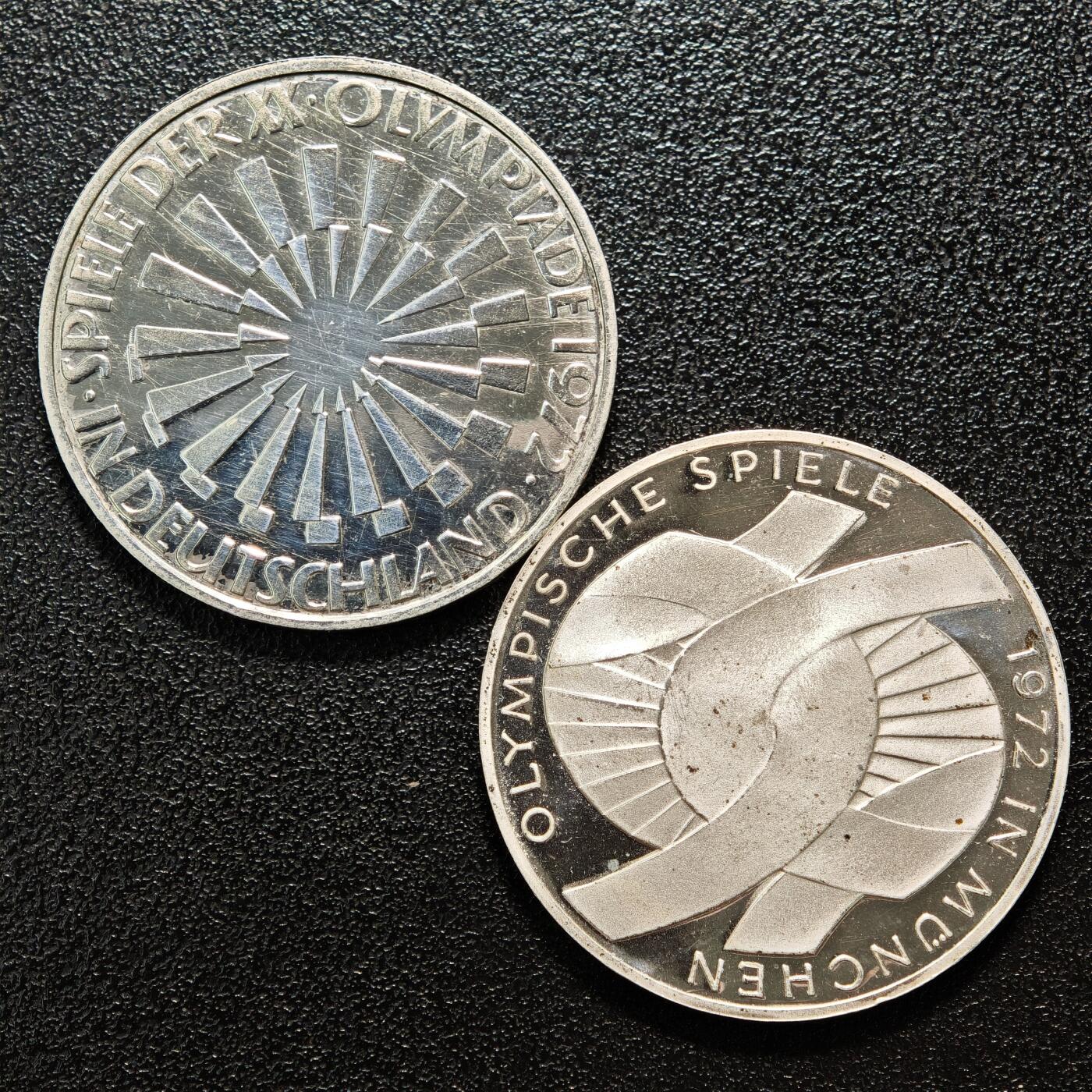 【德藏】世界币章拍卖第156期（拍品征集中~欢迎藏友联系） 2枚一组 1972年 德国慕尼黑奥运会会徽10马克纪念银币 、1972年 德国慕尼黑奥运会凝结10马克纪念银币 直径约：32.4mm/枚；重约：15.4g/枚