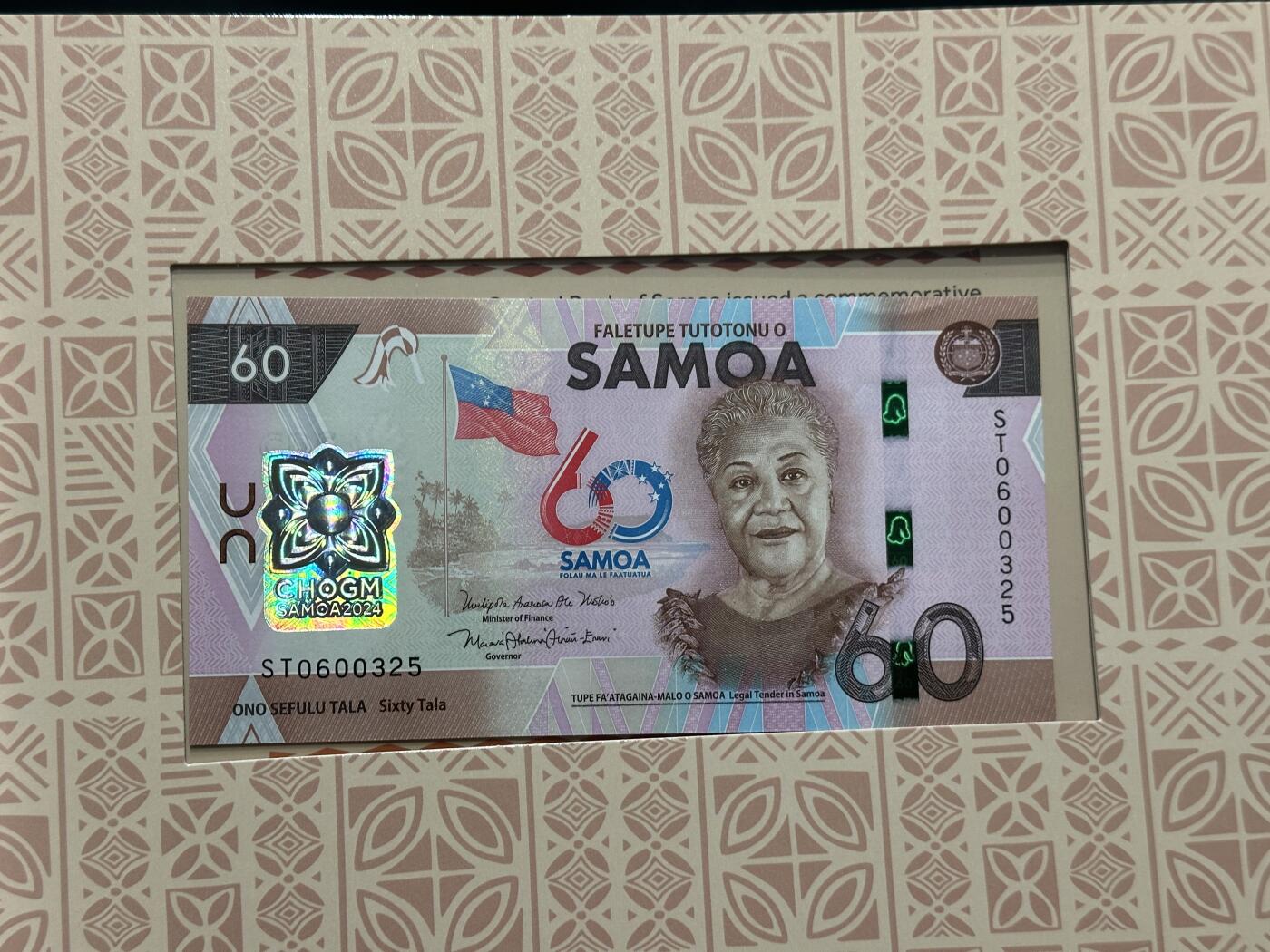 《外钞收藏家》第五百九十一期（畅拍场）（本平台长期征集拍品、欢迎藏友们联系合作） 2024年萨摩亚60塔拉 纪念钞 带册子 无47靓号