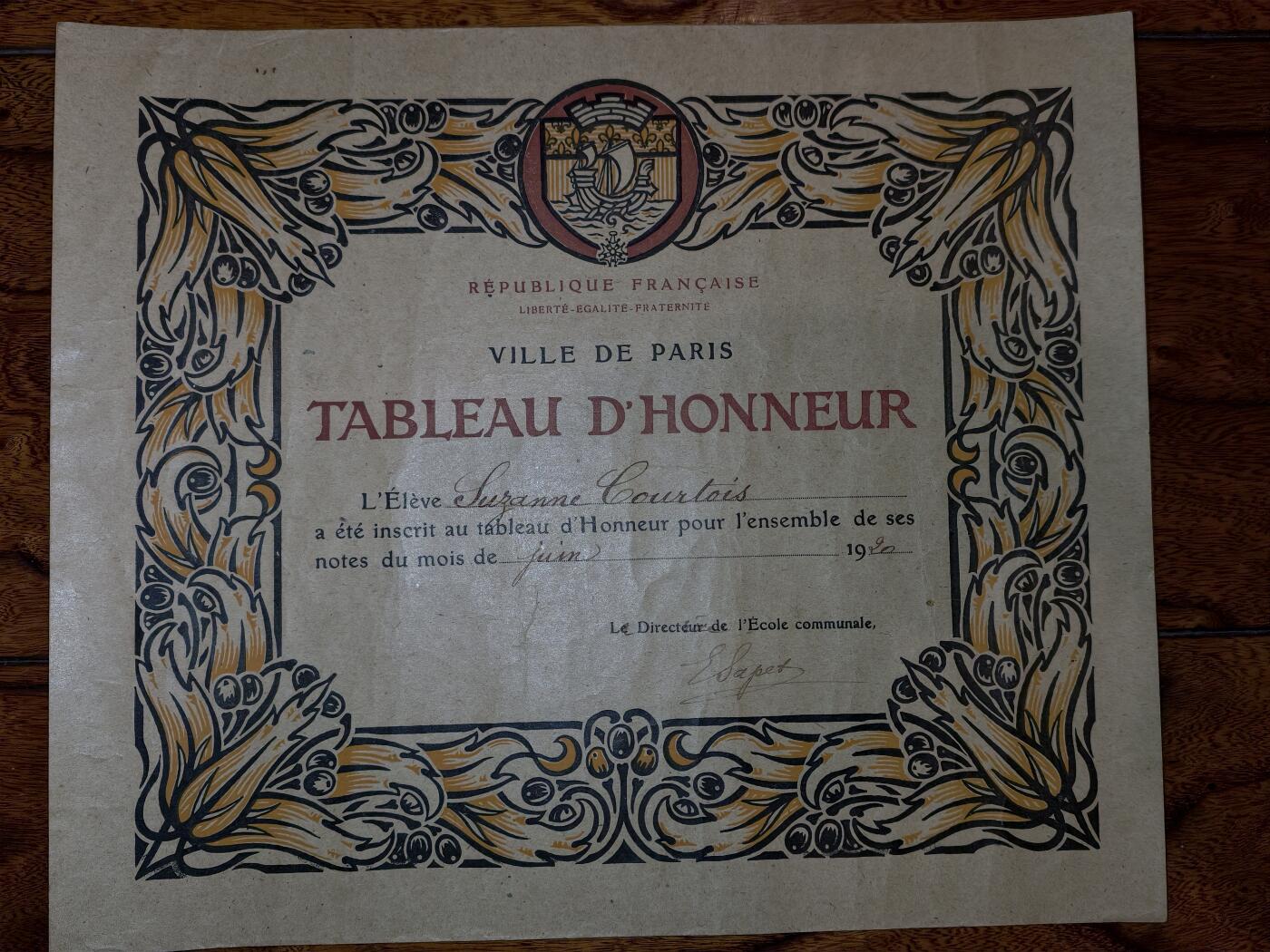 凯旋世界勋赏（第20期）（欢迎送拍）（对拍品有疑问请询问客服，不接受到手刀，出价默认拍品品相。请认真阅读拍卖规则！出价默认已认可！）（收到货请录制开箱视频，无视频概不处理问题。） 1924年巴黎市公立学校的荣誉榜证明
