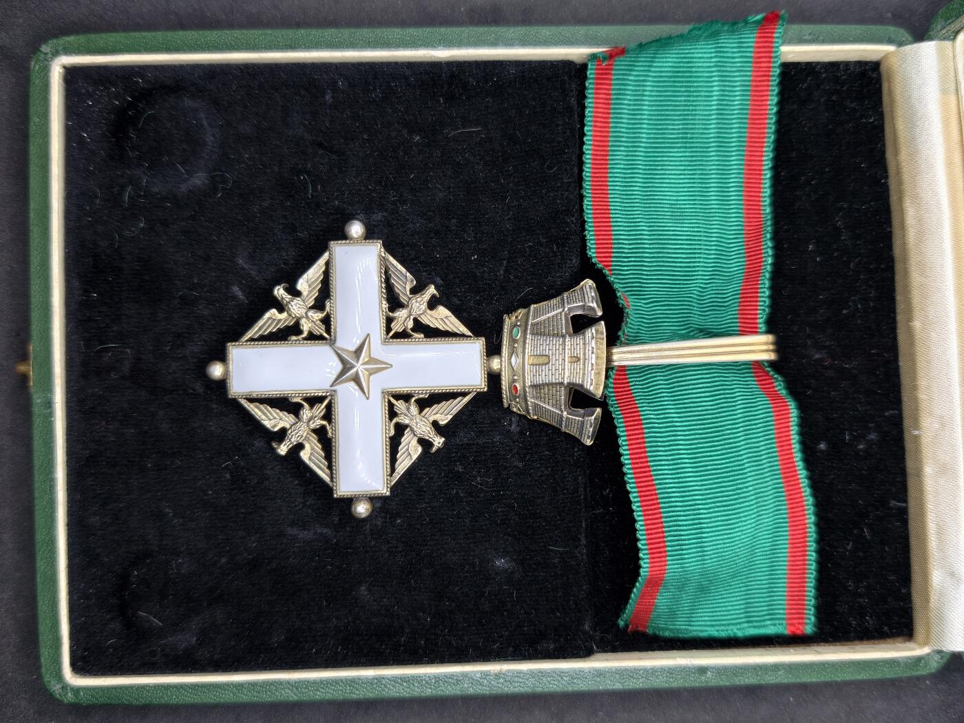 凯旋世界勋赏（第20期）（欢迎送拍）（对拍品有疑问请询问客服，不接受到手刀，出价默认拍品品相。请认真阅读拍卖规则！出价默认已认可！）（收到货请录制开箱视频，无视频概不处理问题。） 意大利指挥官共和国勋章银制