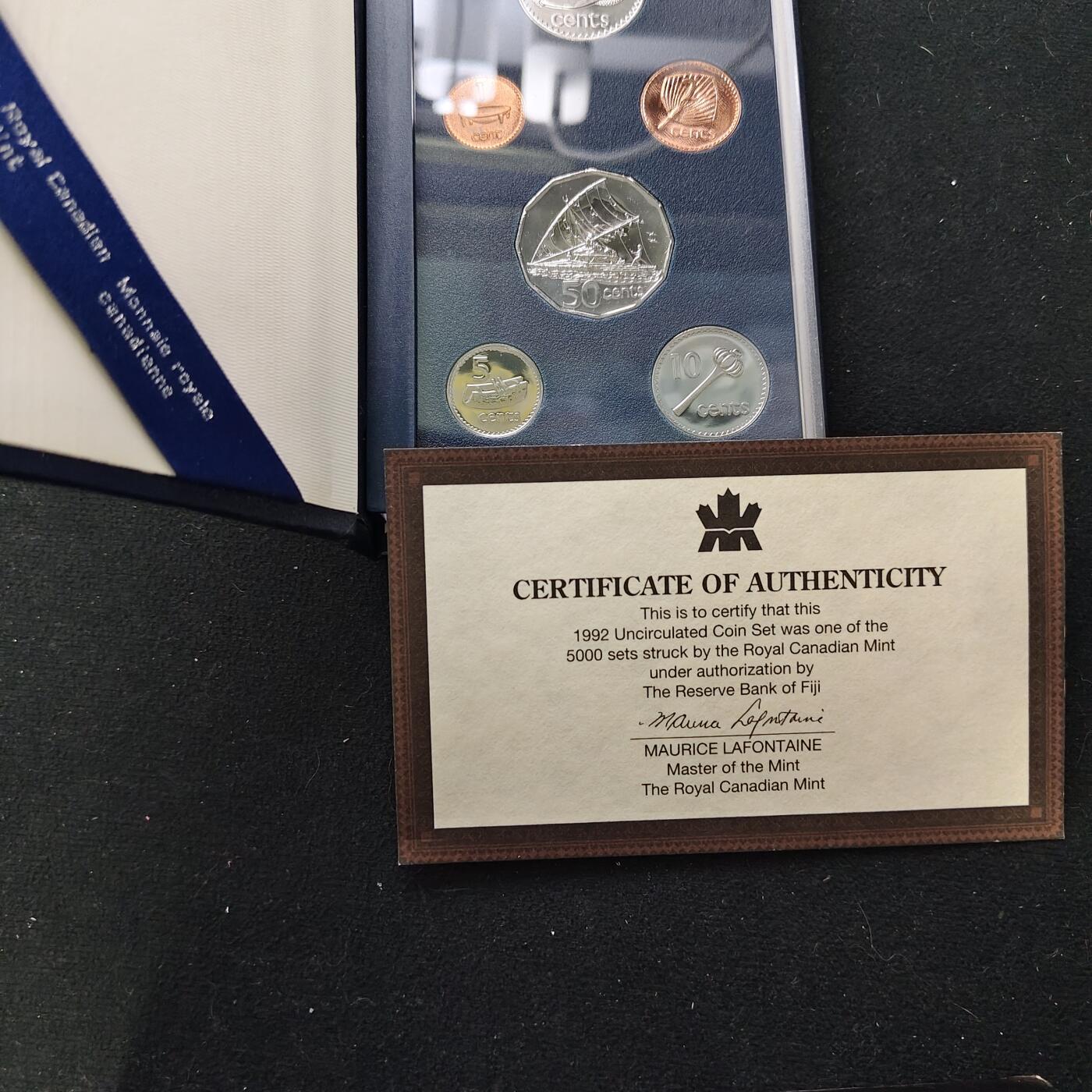 【全场包邮】纯粹捡漏拍483场（免费代拍第20场） 【少见】斐济1992年女王版官方PL套币-量5000