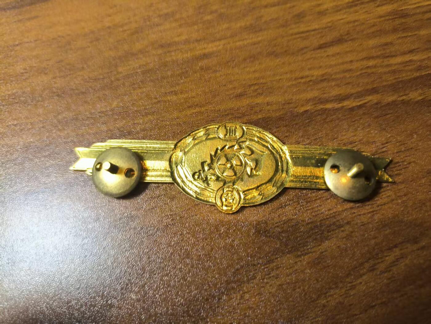 罗岚⭐新藏⭐特惠专拍第一场-分享拍场赚佣 民主德国人民军二级海军技能章 带背轮 成色好出造型必备（海军好品少见）