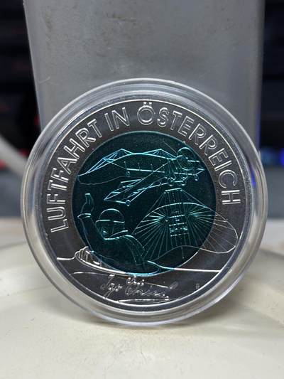 第184期拍卖 - 奥地利2007年航空先驱铌银镶嵌双色纪念币，9克银，6.5克铌，发行65000枚