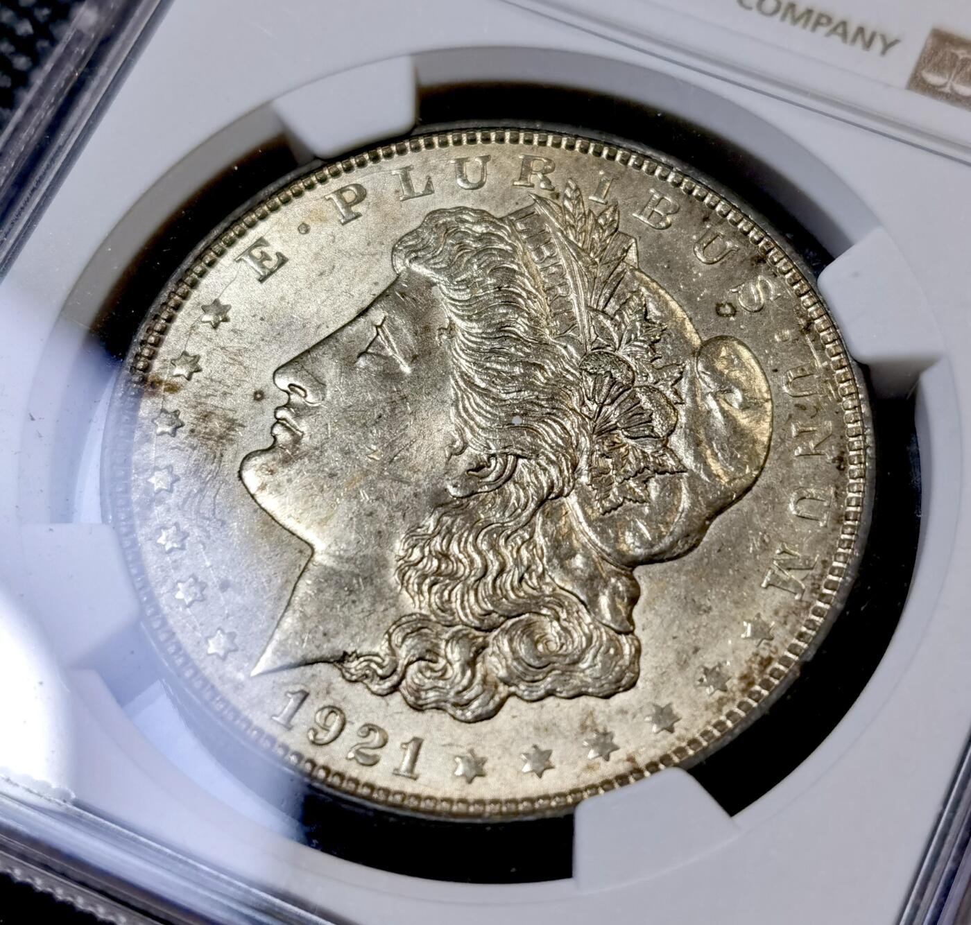 甄臻铺-世界币章拍卖（第42期）送拍享返佣金等优惠多多 NGC-MS62 美国1921年摩根1美元银币 双面带彩，状态极佳，暴力转光，打制深峻，性价比高