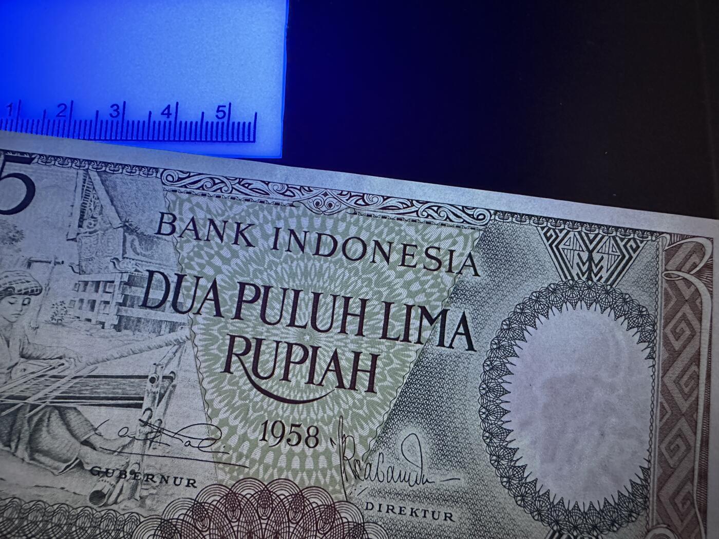 《外钞收藏家》第五百九十一期（畅拍场）（本平台长期征集拍品、欢迎藏友们联系合作） 9张精美纸币 全新 有2张不绝