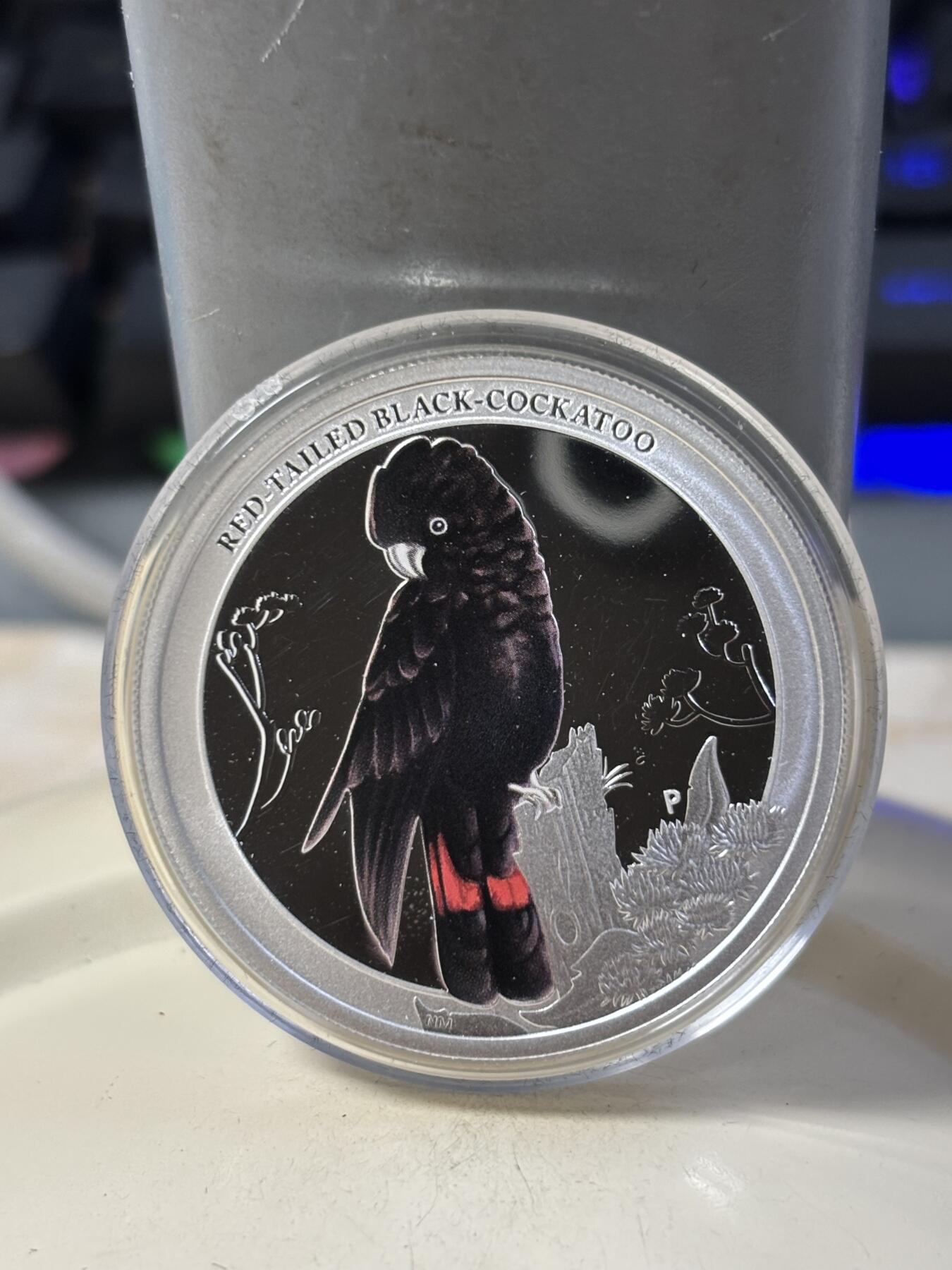 第184期拍卖 澳大利亚2013年雀鸟系列红尾黑凤头鹦鹉银币，999银，15.591克，发行10000枚
