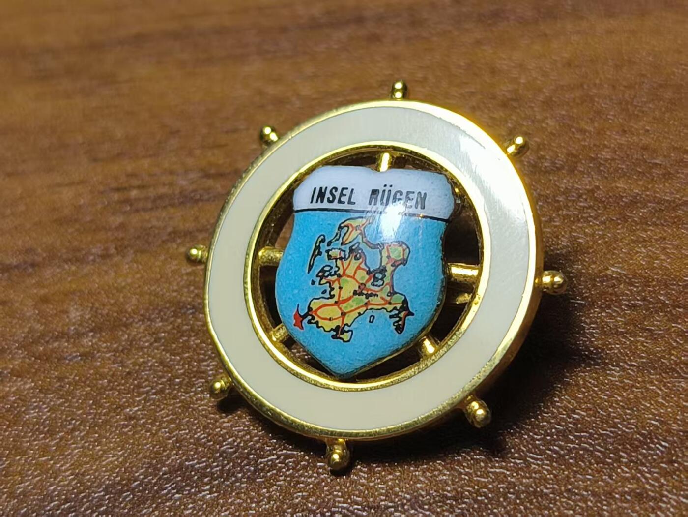 罗岚⭐新藏⭐特惠专拍第一场-分享拍场赚佣 德国吕根城荣誉市民徽章 中间城徽处为800银质 原主自改船舵背盖