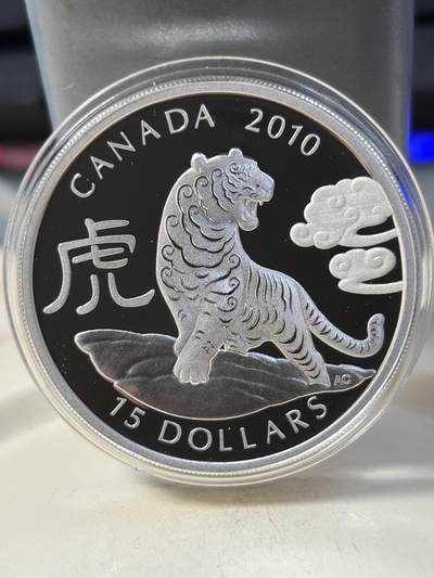 第184期拍卖 - 加拿大2010年中国生肖系列虎年圆形本色纪念银币，9999银，31.39克，发行9999枚