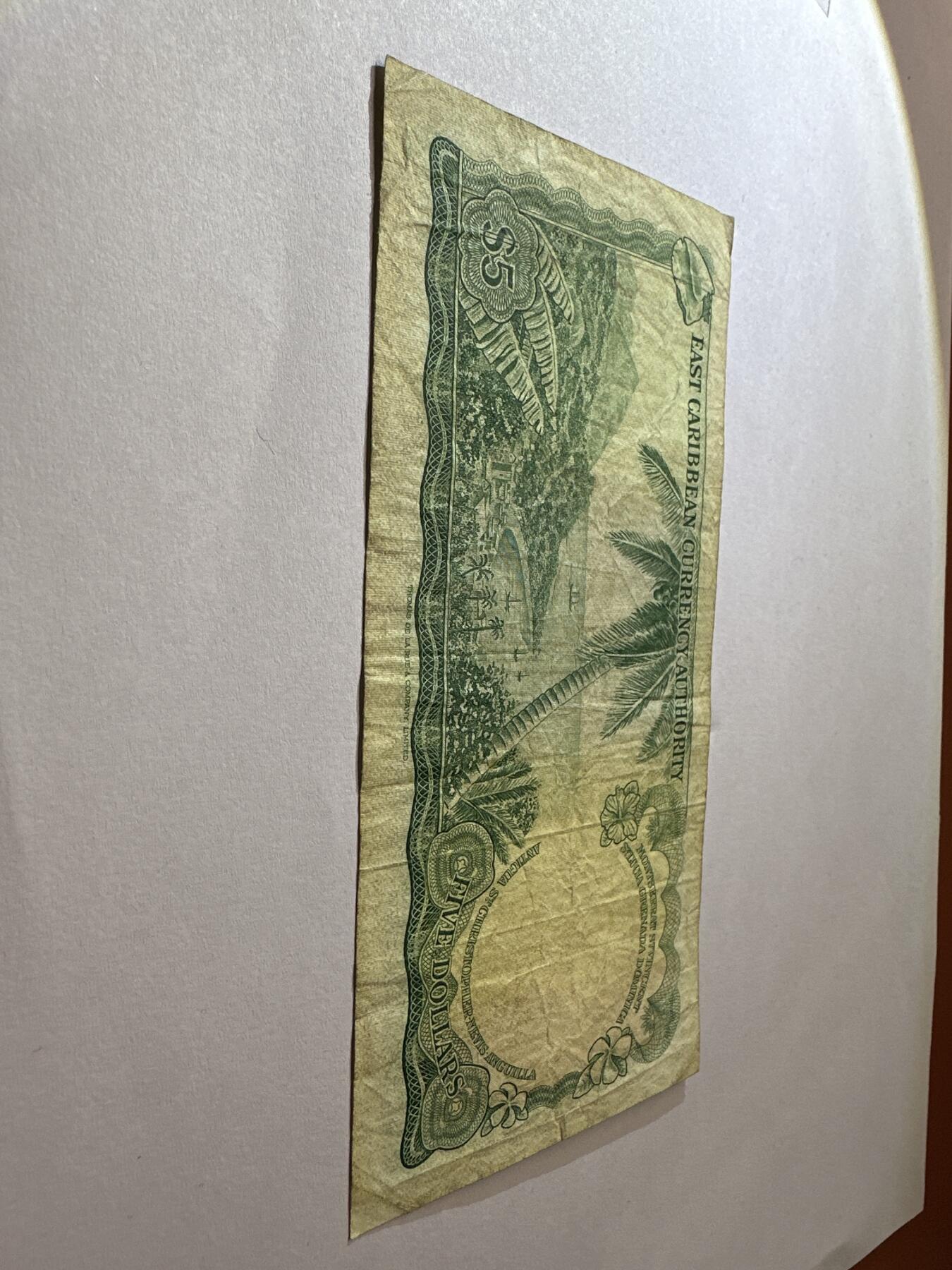 12.5纸币专场 东加勒比1965年5元 女王戎装像