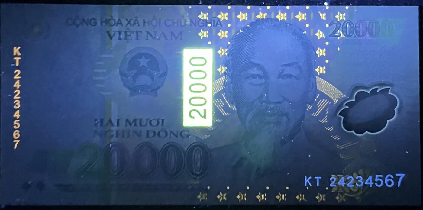 小福收藏拍卖第197期 裸钞场 本期有多张豹子号靓号 百慕大03年50元纪念钞百位号 马来亚和英属婆罗洲开国第一张纸币大冠女王 马来亚 41年1元英王乔六 法属太平洋10000法郎 捷克1000克朗纪念钞千位号  卢森堡 1000法郎  萨尔瓦多样钞 匈牙利 法罗群岛 危地马拉等多国精美纸币 越南 2024年 20000盾 顺子号234567 unc