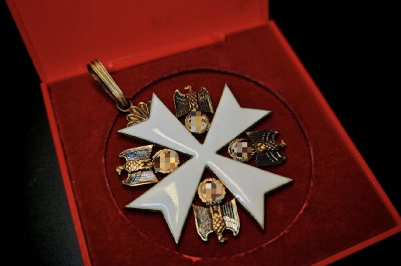 勋章专场 德国战后制作德三雄鹰勋章（银制热珐琅镀金）