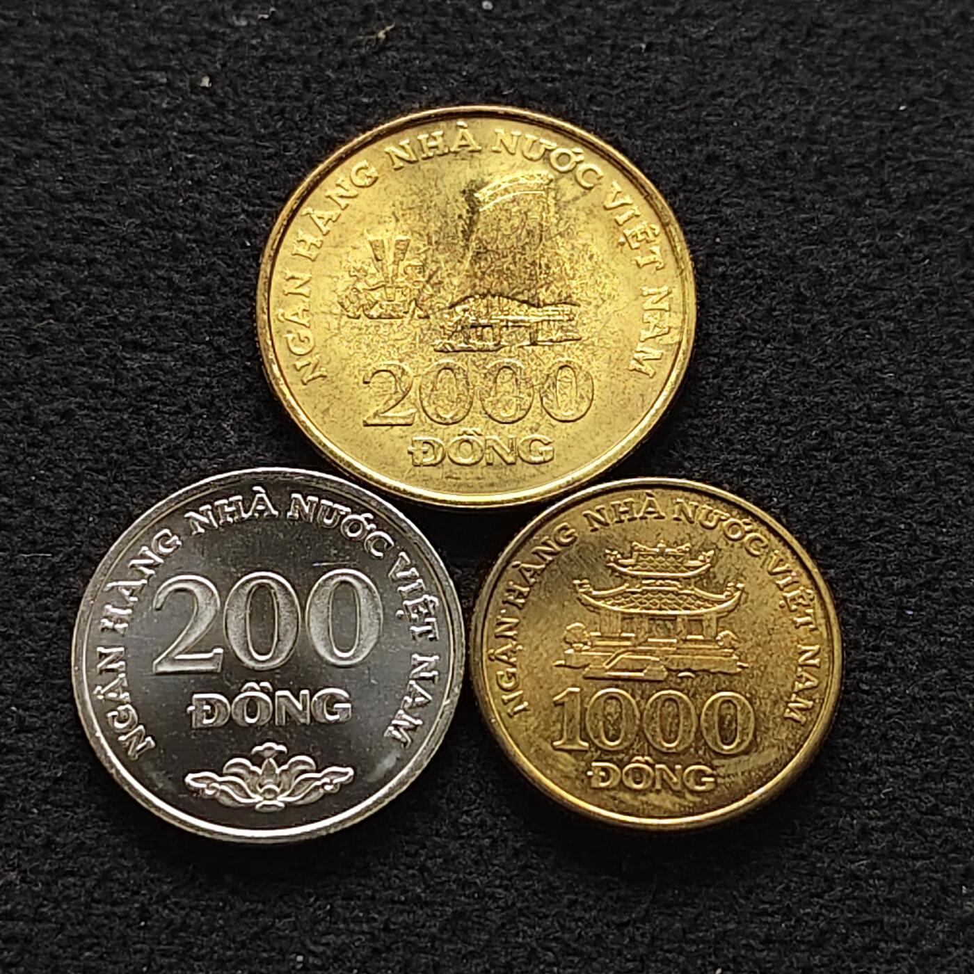 【全场包邮】纯粹捡漏拍484场（免费代拍第21场） 越南2003年第二版3枚一组