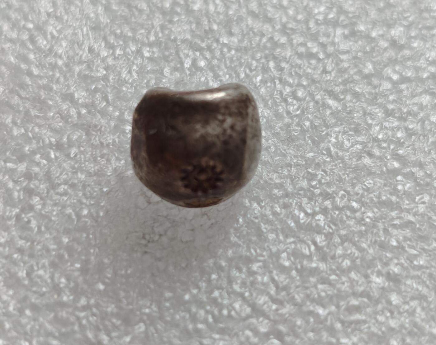 瓶子🏺第219期拍卖会  泰国拉玛三世四世屁股锭银锭  神庙戳记  好品带光