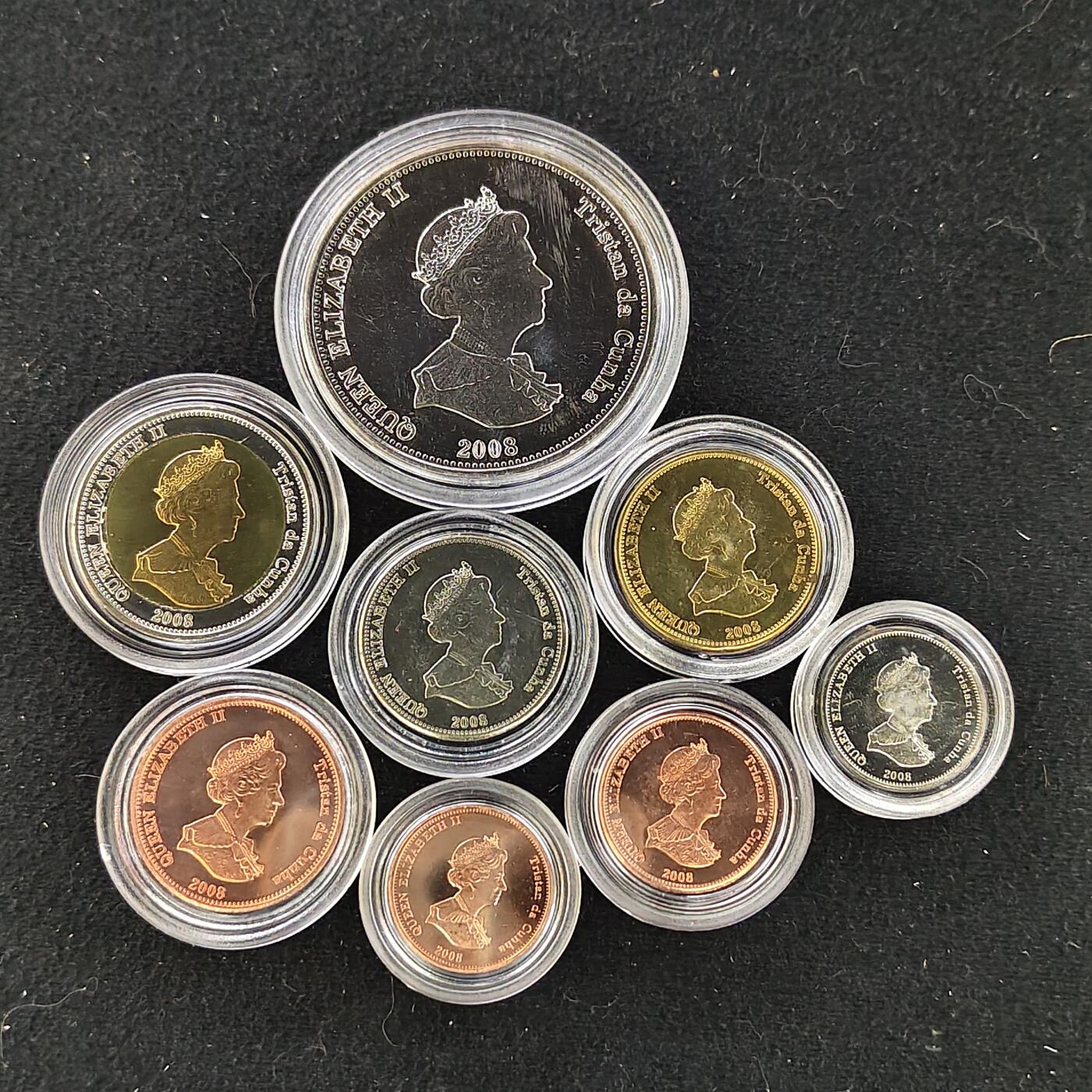 【全场包邮】纯粹捡漏拍483场（免费代拍第20场） 【罕见】英属特里斯坦和达库尼亚木盒装官方精制套币-量1000