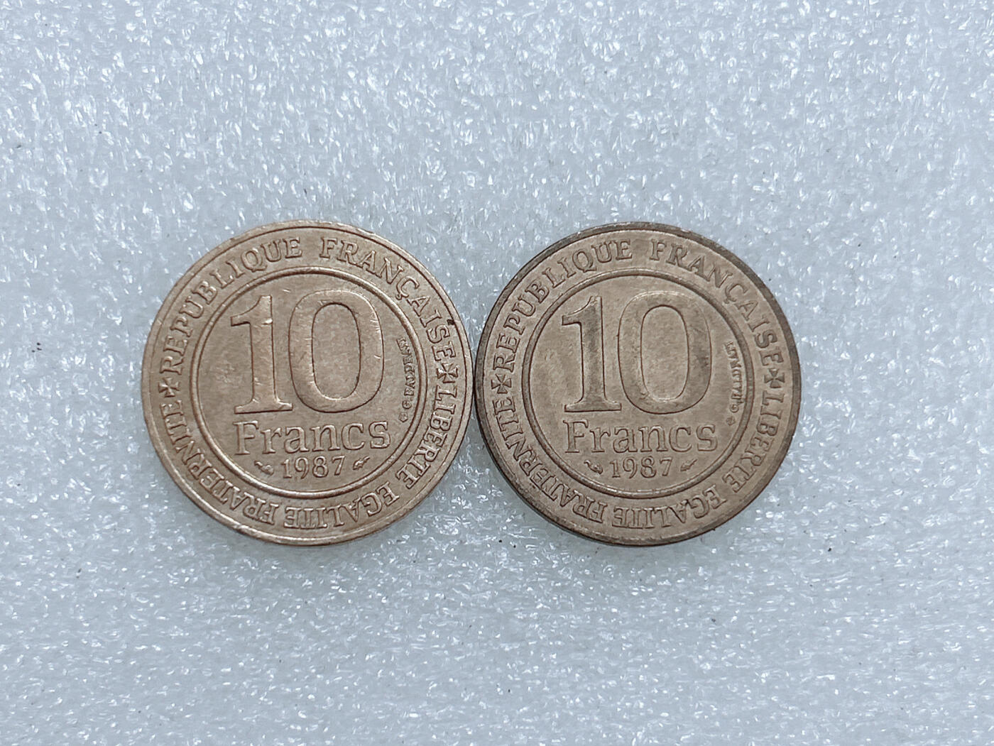 第一海外回流一元起拍收藏 散集专场  第275期 法国1987年10法郎硬币 2枚