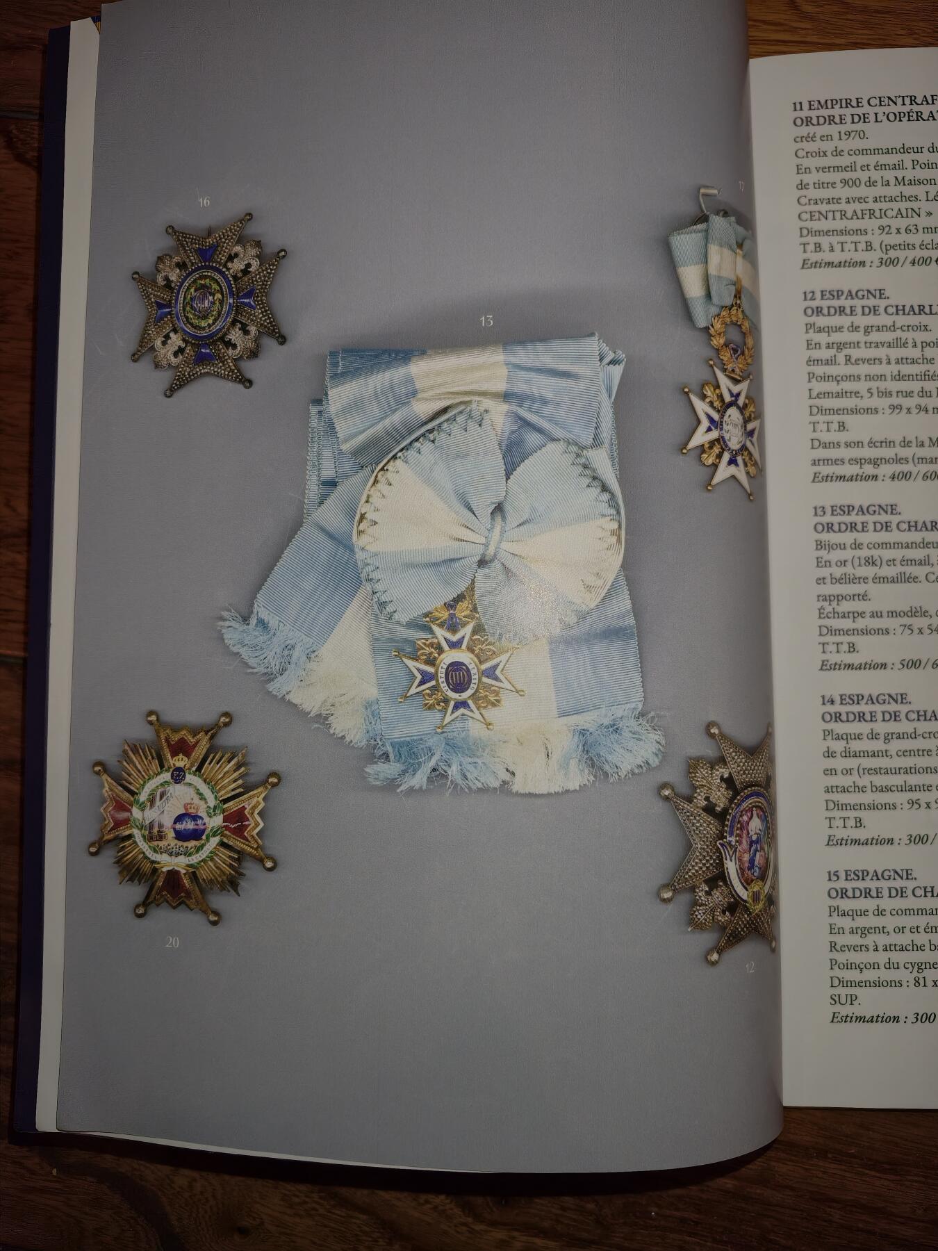 凯旋世界勋赏（第20期）（欢迎送拍）（对拍品有疑问请询问客服，不接受到手刀，出价默认拍品品相。请认真阅读拍卖规则！出价默认已认可！）（收到货请录制开箱视频，无视频概不处理问题。） Gers Gascogne ENCHÈRES（法国西南部热尔省的拍卖机构） ​ - 拍卖主题：骑士团勋章与奖章（Ordres de chevalerie et médailles）