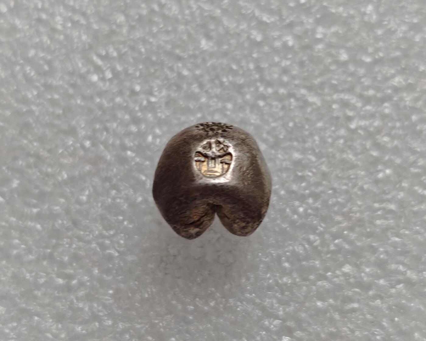 瓶子🏺第219期拍卖会  泰国拉玛三世四世屁股锭银锭  神庙戳记  好品带光